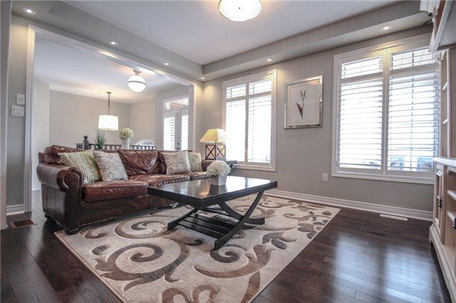 18 Manila Ave, Markham, L6C 0W1 | Image 2