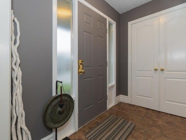 44 Rutledge Ave, Newmarket, L3Y5T4 | Image 2