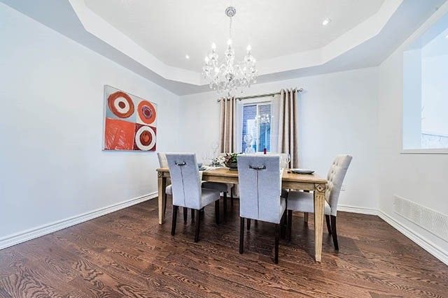 102 Antique Dr, Richmond Hill, L4E4G3 | Image 3