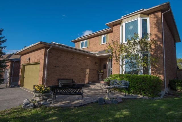 74 Attridge Dr, Aurora, L4G6J4 | Image 2