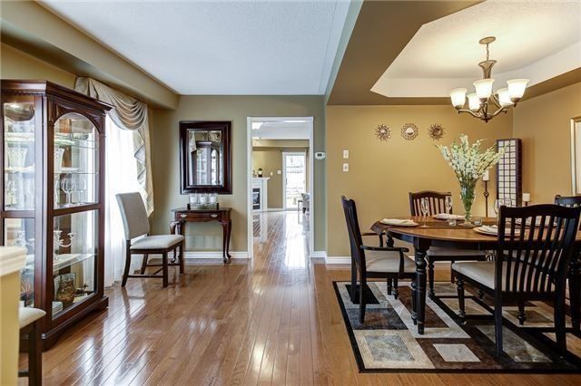 100 Woodroof Cres, Aurora, L4G7H3 | Image 3