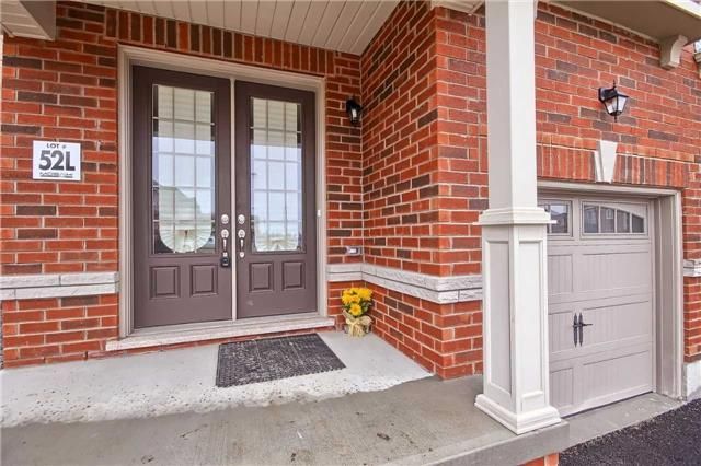 625 Sweetwater Cres, Newmarket, L3X0H5 | Image 2