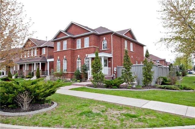 100 Castle Park Blvd, Vaughan, L4H2R7 | Image 2