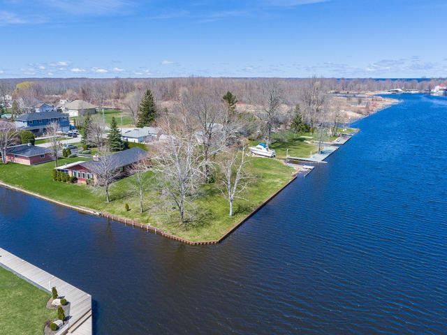 31 Villa Dr, Georgina, L0E1N0 | Image 3