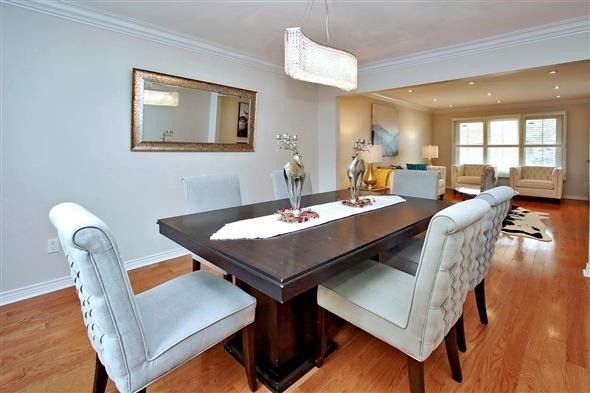 24 Normandy Cres, Richmond Hill, L4C8L8 | Image 3