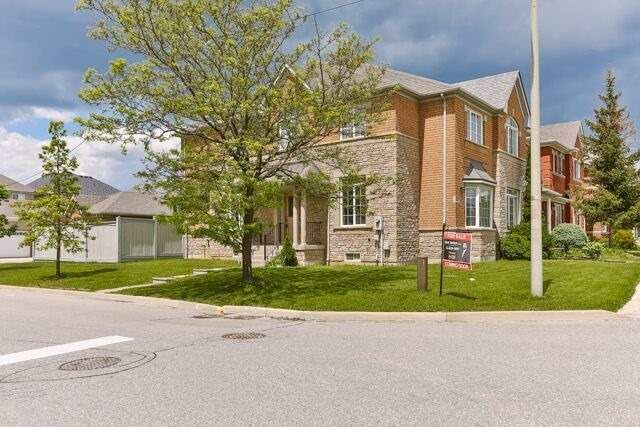 20 Forest Run Blvd, Vaughan, L4K5J8 | Image 2
