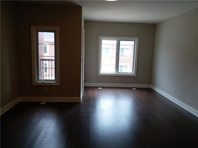 15 Dunton Lane, Richmond Hill, L4B0G4 | Image 3