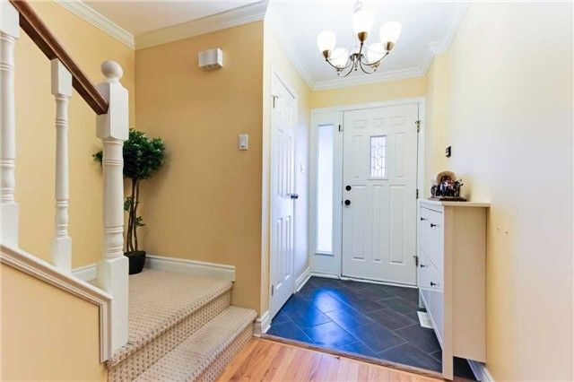 58 Knightsbridge Way, Markham, L3P3W5 | Image 3