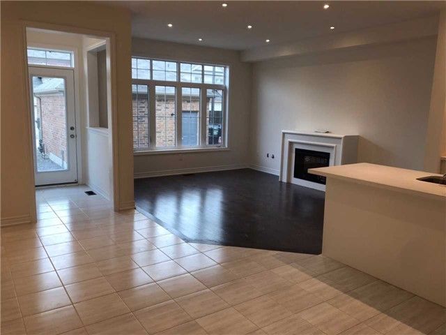 29 Tilbury Gate, Markham, L6B1M5 | Image 2