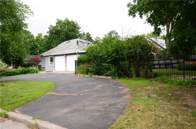 151 Richmond St, Richmond Hill, L4C3Y7 | Image 2