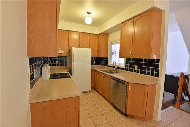 68 Forestwood St, Richmond Hill, L4S2K3 | Image 3