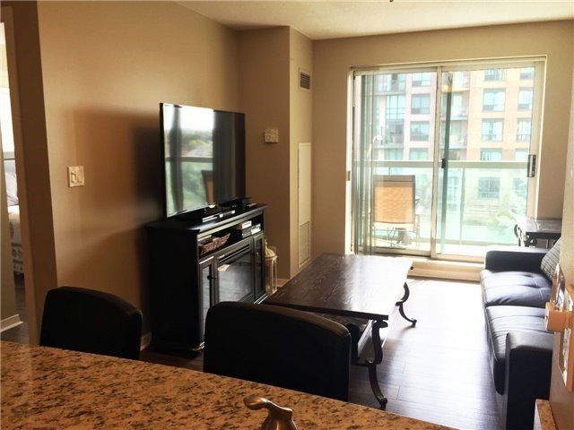 408 - 3 Ellesmere St, Richmond Hill, L4B4N2 | Image 2