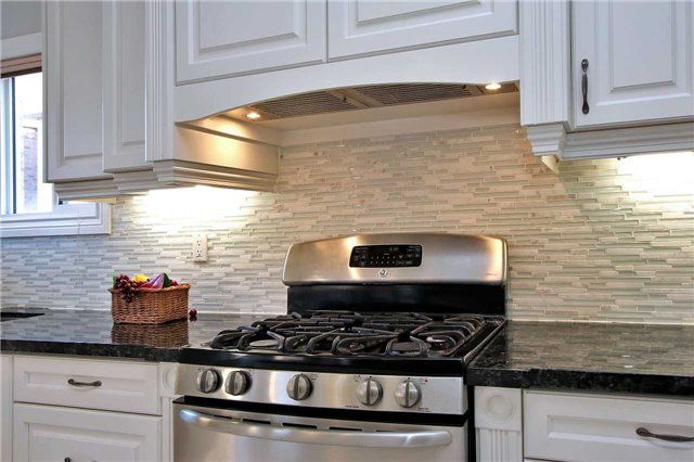 77 Frank Endean Rd, Richmond Hill, L4S1X2 | Image 3