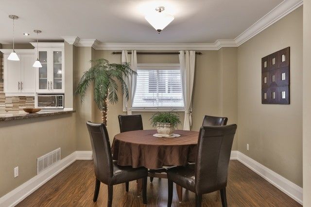 100 Larratt Lane, Richmond Hill, L4C0E3 | Image 3