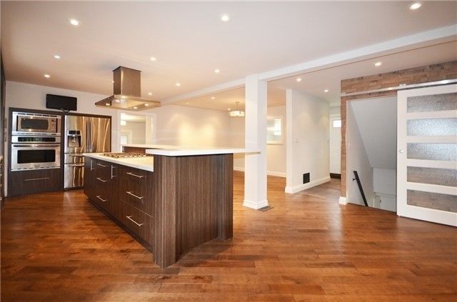 151 Richmond St, Richmond Hill, L4C3Y7 | Image 3