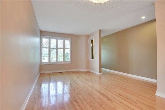 17 Ambercroft St, Markham, L6E1L4 | Image 2