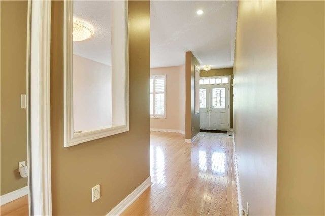 17 Ambercroft St, Markham, L6E1L4 | Image 3