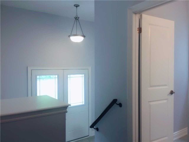 28 Richmond Park Dr, Georgina, L4P0A7 | Image 2