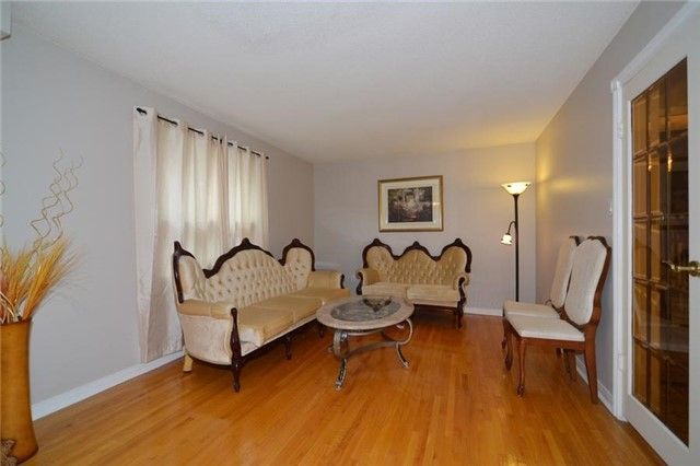 93 Tall Grass Tr, Vaughan, L4L 353 | Image 3