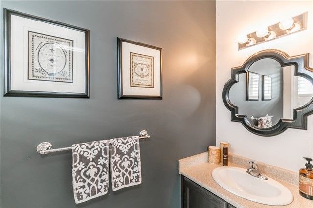 13 Richardson Cres, Bradford West Gwillimbury, L3Z0N4 | Image 3