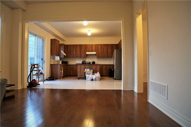 8 Crane St, Aurora, L4G1C9 | Image 2