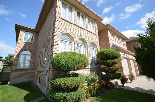 22A Avonlea Pl, Richmond Hill, L4B3N8 | Image 2