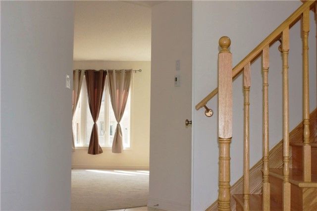 24 Schwalm Cres, New Tecumseth, L0G 1W0 | Image 3