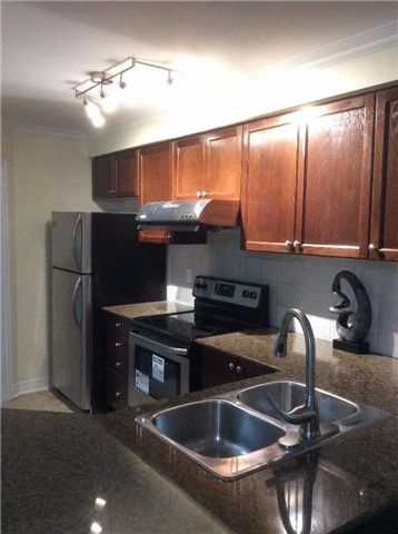 119 Amulet Cres, Richmond Hill, L4S2V9 | Image 2