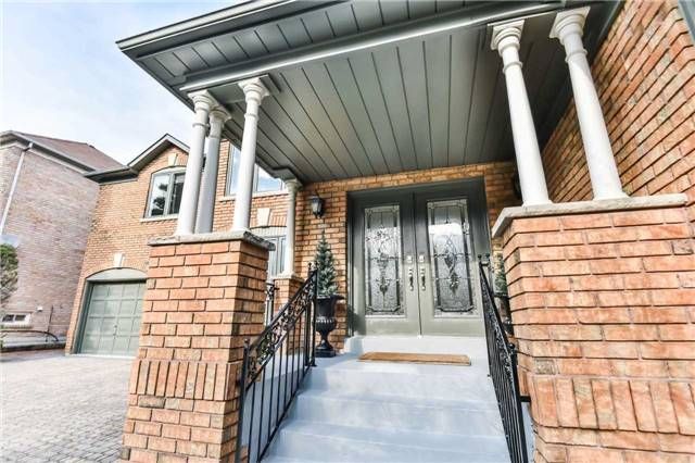 1 Elderwood Dr, Richmond Hill, L4B2X3 | Image 2