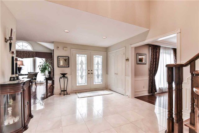 1 Elderwood Dr, Richmond Hill, L4B2X3 | Image 3