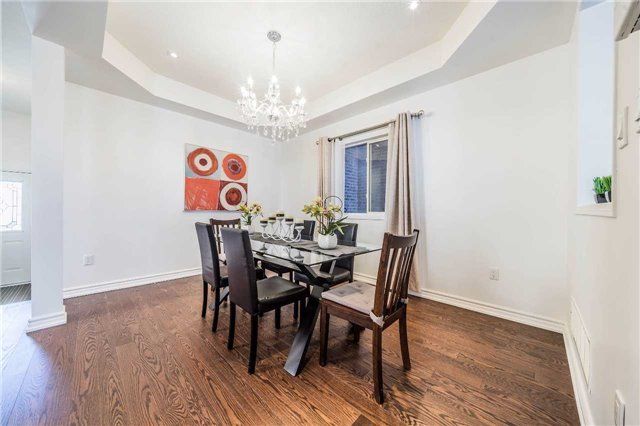 102 Antique Dr, Richmond Hill, L4E4G3 | Image 2