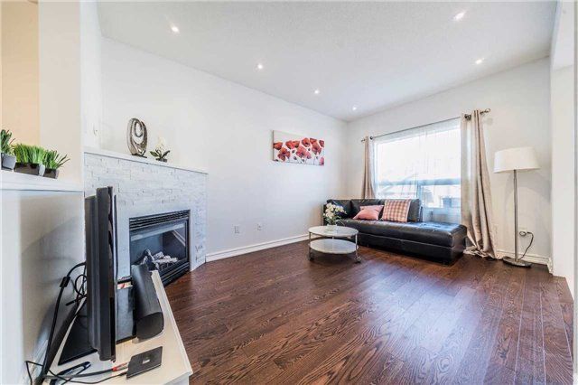 102 Antique Dr, Richmond Hill, L4E4G3 | Image 3