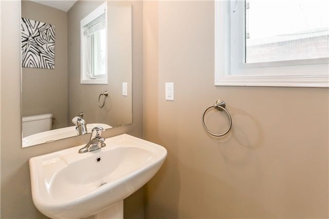 44 Acorn Lane, Bradford West Gwillimbury, L3Z0H6 | Image 3