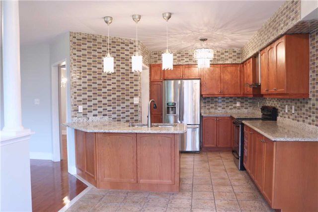 17 Durango Dr, Richmond Hill, L4S2W5 | Image 2