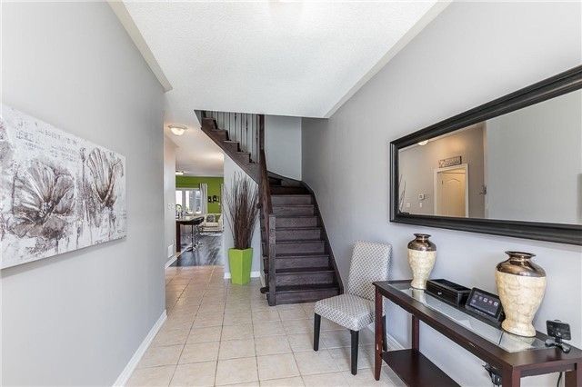 86 Donald Stewart Cres, East Gwillimbury, L0G1M0 | Image 3