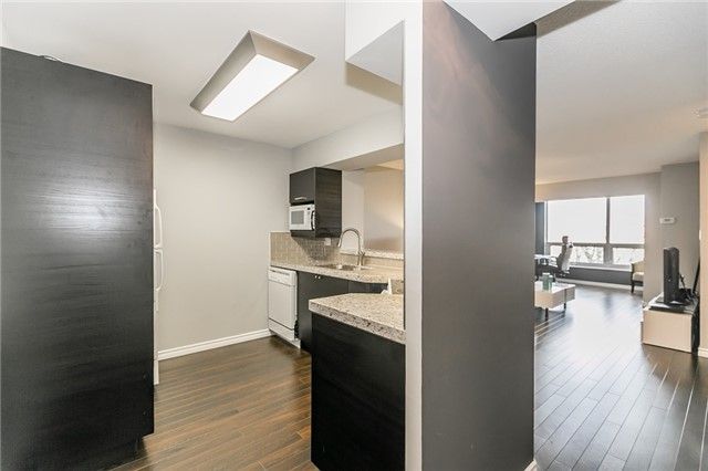 709 - 326 Major Mackenzie Dr E, Richmond Hill, L4C8T4 | Image 2