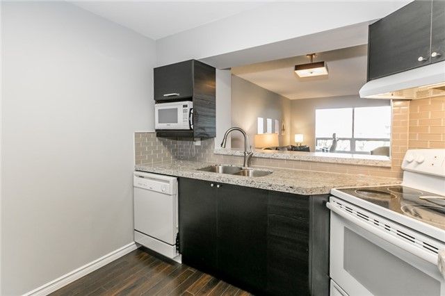 709 - 326 Major Mackenzie Dr E, Richmond Hill, L4C8T4 | Image 3