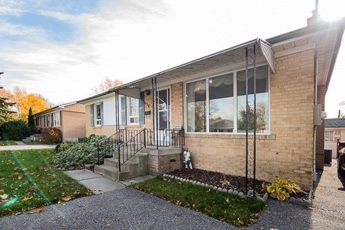 438 Centre St E, Richmond Hill, L4C1B7 | Image 2