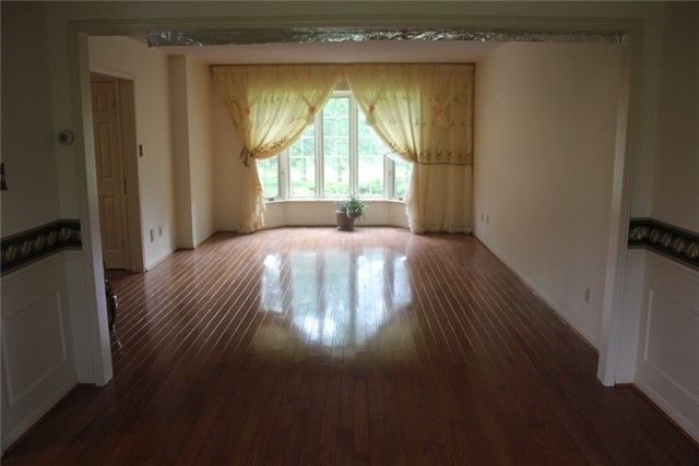 99 Burndean Crt, Richmond Hill, L4C9W5 | Image 3