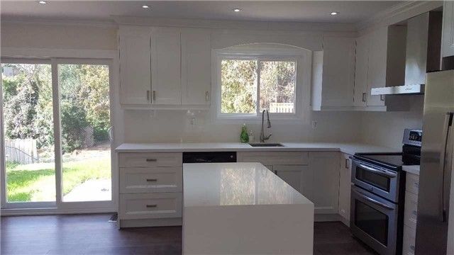 789 Elgin St, Newmarket, L3Y3B9 | Image 3