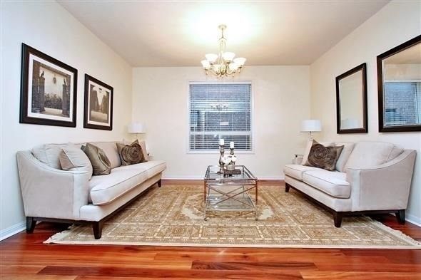 158 Worthington Ave, Richmond Hill, L4E4N7 | Image 2