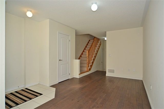 32 Truchard Ave, Markham, L6C0N2 | Image 3