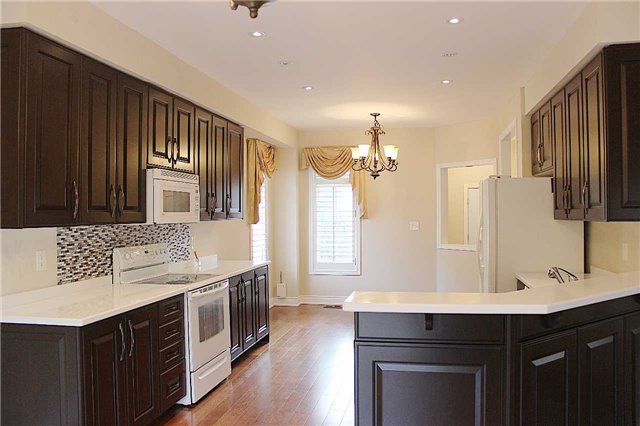24 Champagne Crt, Richmond Hill, L4S1X9 | Image 2