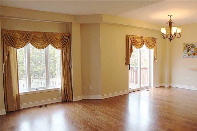 24 Champagne Crt, Richmond Hill, L4S1X9 | Image 3