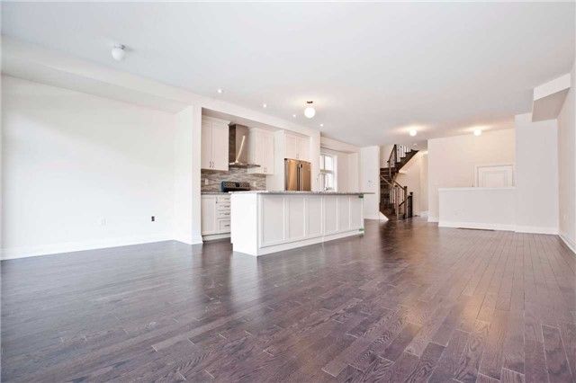 99 Causland Lane, Richmond Hill, L4S 0G5 | Image 2