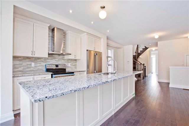 99 Causland Lane, Richmond Hill, L4S 0G5 | Image 3