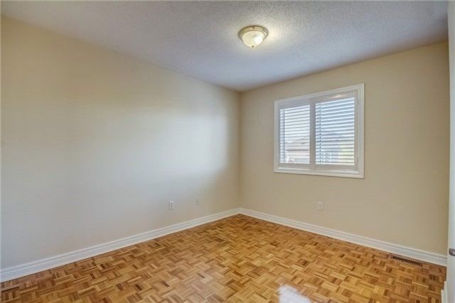 2 Sequoia Rd, Vaughan, L4H1W2 | Image 3