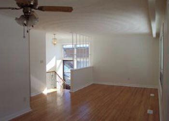 47 Aurora Heights Dr, Aurora, L4G2W6 | Image 3