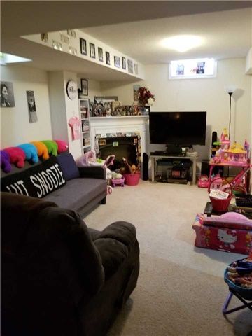 18 Admiral Cres, Essa, L4M1B4 | Image 3