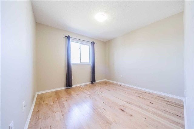 102 Antique Dr, Richmond Hill, L4E4G3 | Image 2